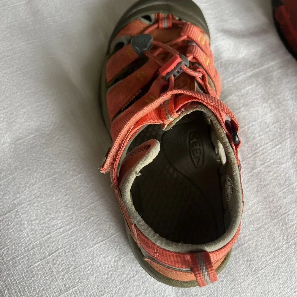 KEEN Big Kids' Newport H2 Sandals Size US‎ 4/EURO 37